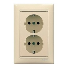 Розеточный блок Legrand Valena Classic 2x2K+3 на винтах, слоновая кость 774370