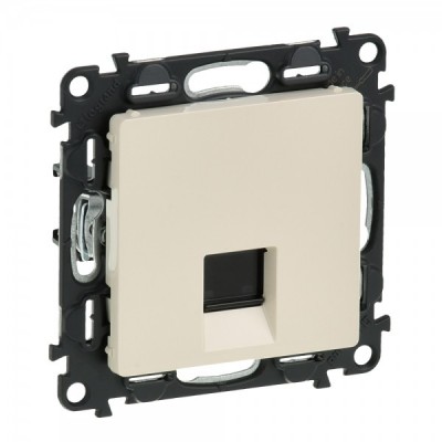 Розетка RJ-45 Legrand Valena Life одиночная, cat. 6, до 1000 Мб/с, слоновая кость 753542