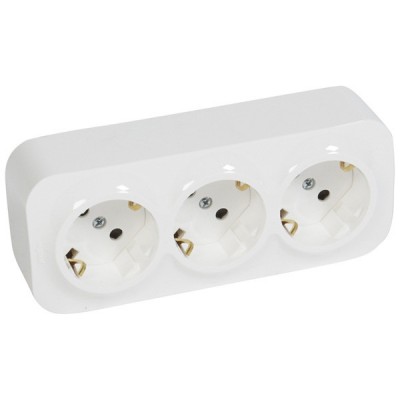 Розеточный блок Legrand Quteo 3x2К+З со шторками, белая