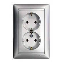 Розеточный блок Legrand Valena Classic 2x2K+3 на винтах, алюминий 770100